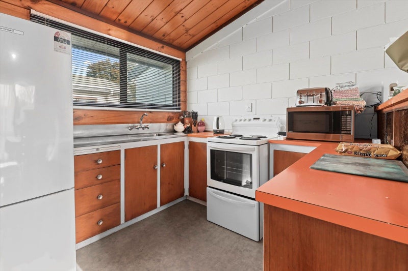 91A Mana Esplanade, Paremata, Porirua - Carousel 2