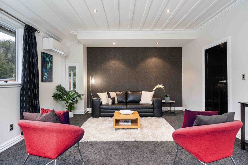 7 Alison Crescent, Belleknowes, Dunedin - Carousel 2