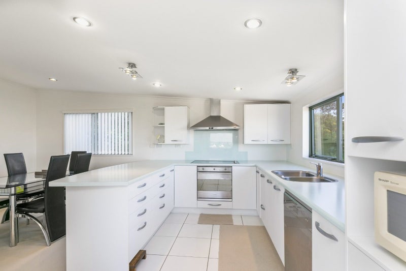 14A Arahanga Grove, Maupuia, Wellington - Carousel 2