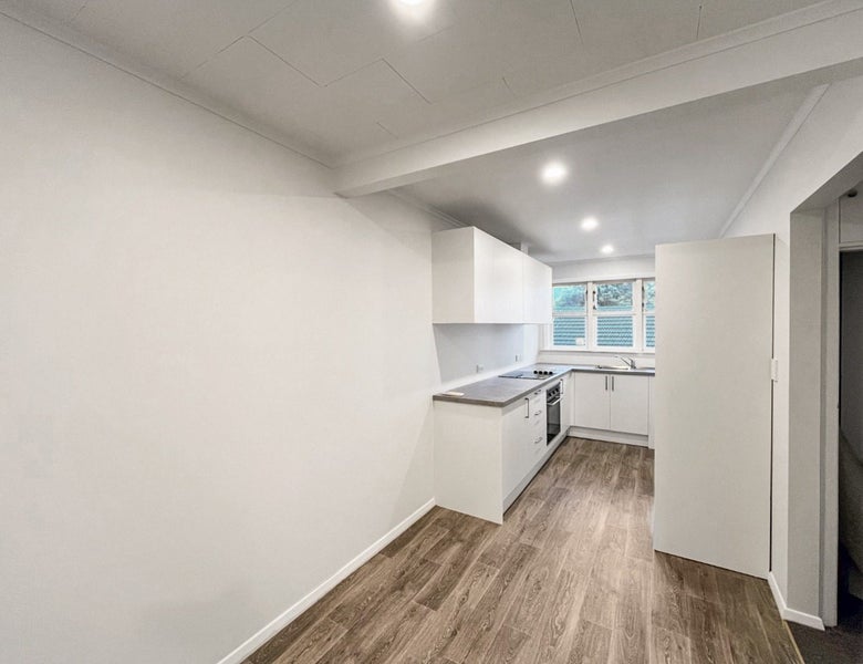 2 Totara Street, Trentham, Upper Hutt - Carousel 1