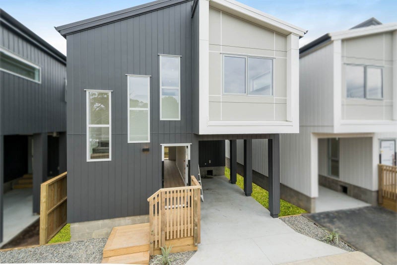 11C Compton Street, Hillcrest, Auckland - Carousel 1