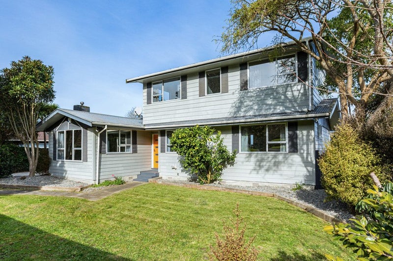 143 California Drive, Totara Park, Upper Hutt - Carousel 2