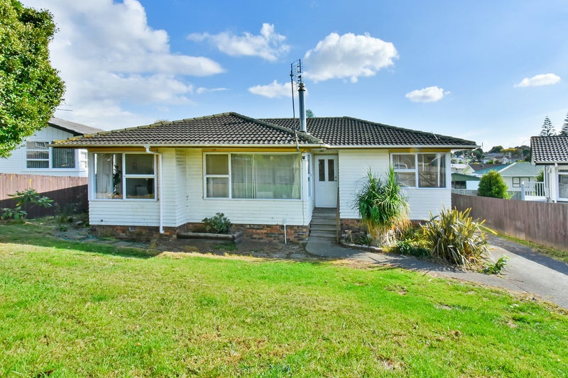 5 Hobart Crescent, Wattle Downs, Auckland - Carousel 1