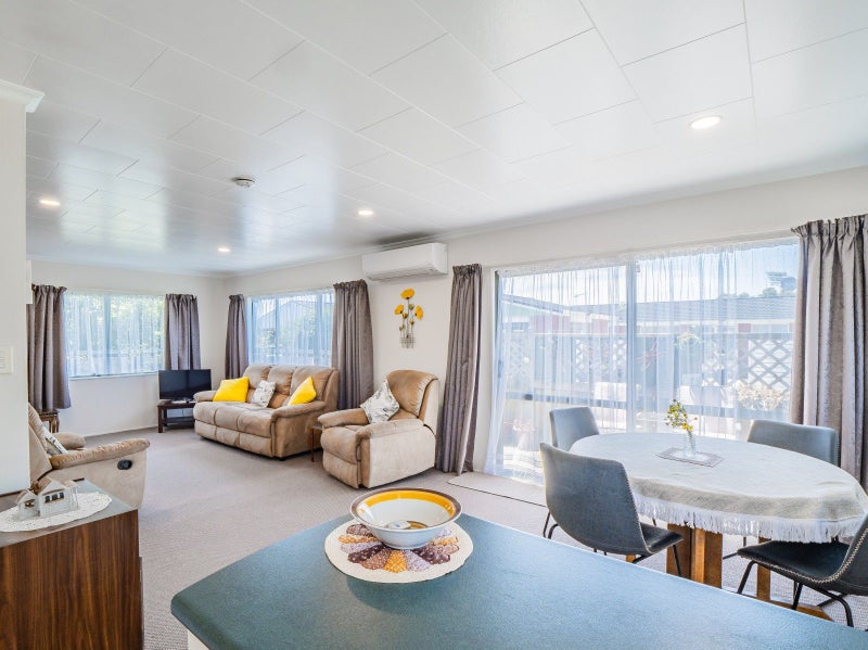 33F Sanders Avenue, Westown, New Plymouth - Carousel 2