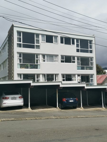 11/36 Queen Street, Mount Victoria, Wellington - Carousel 1