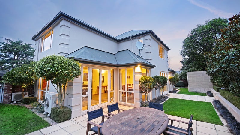 1 Gleneagles Terrace, Ilam, Christchurch - Carousel 19