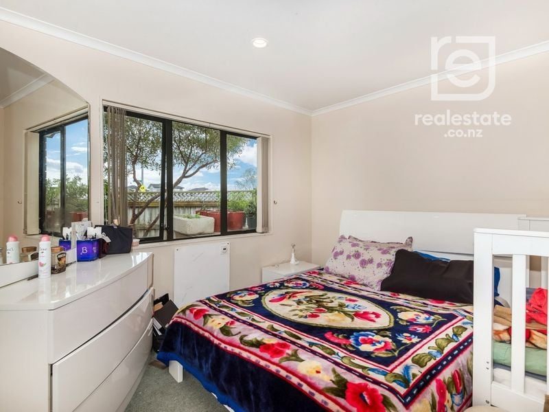 2 Saralee Drive, Manurewa, Auckland - Carousel 2