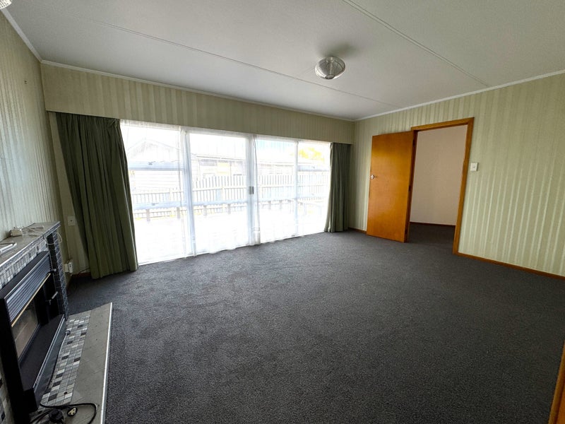 33 Apollo Parade, Milson, Palmerston North - Carousel 2