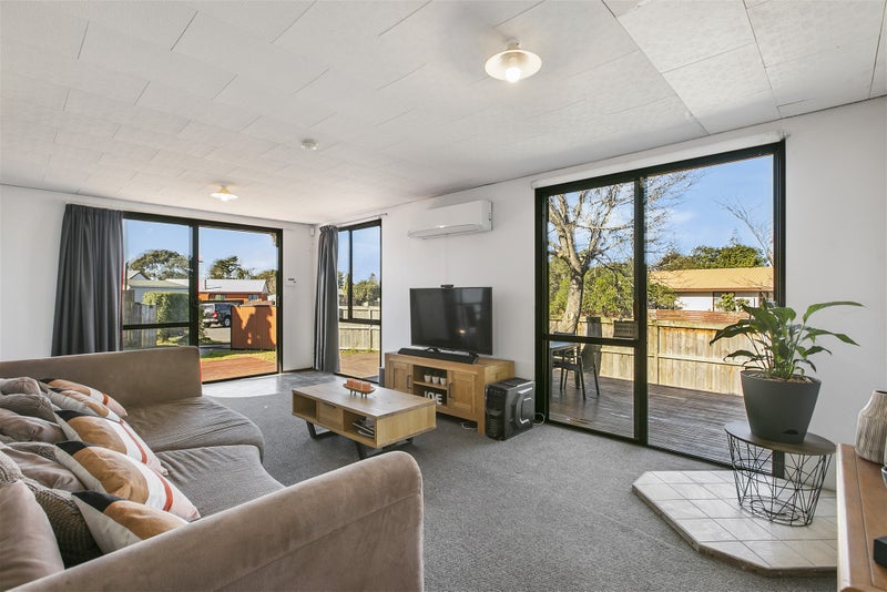 6 Cameron Place, Ranui, Auckland - Carousel 2