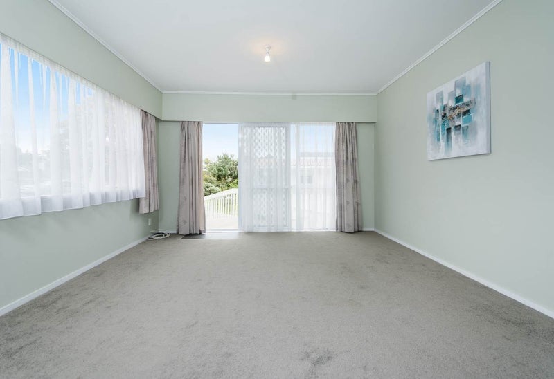 12 Mayfair Crescent, Mairangi Bay, Auckland - Carousel 2