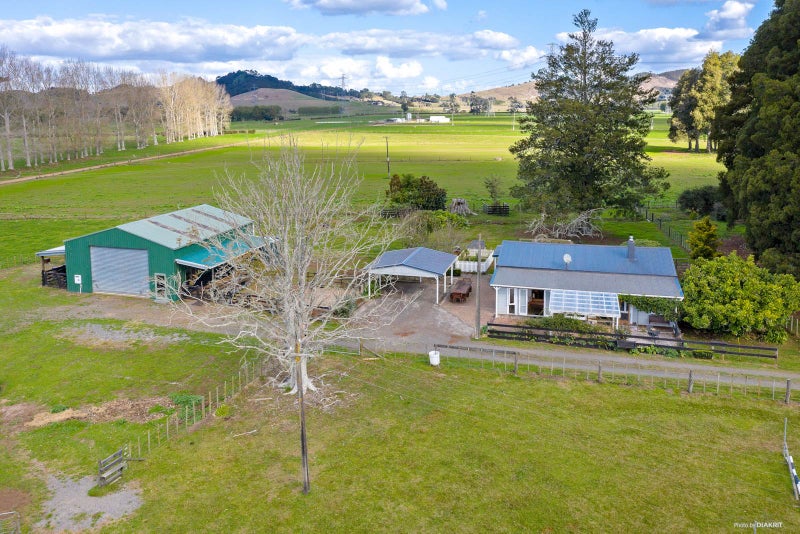 499 Paparimu Road, Papakura - Carousel 2