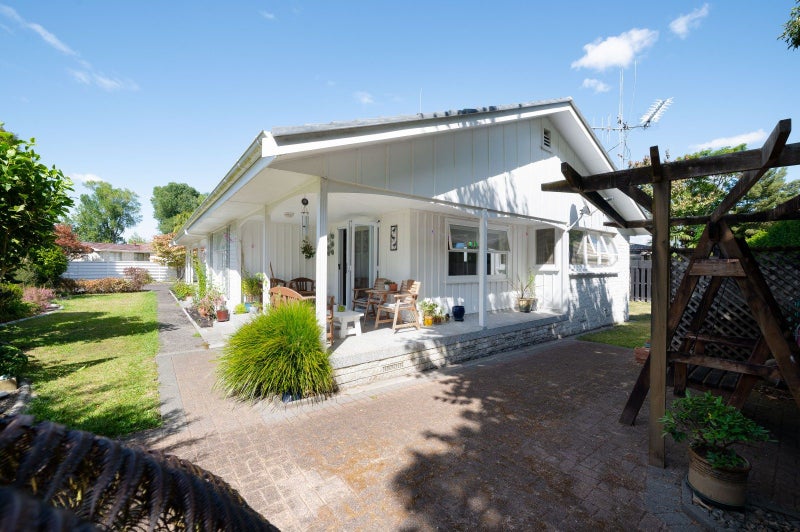 27 Samuel Place, Queenwood, Hamilton - Carousel 2