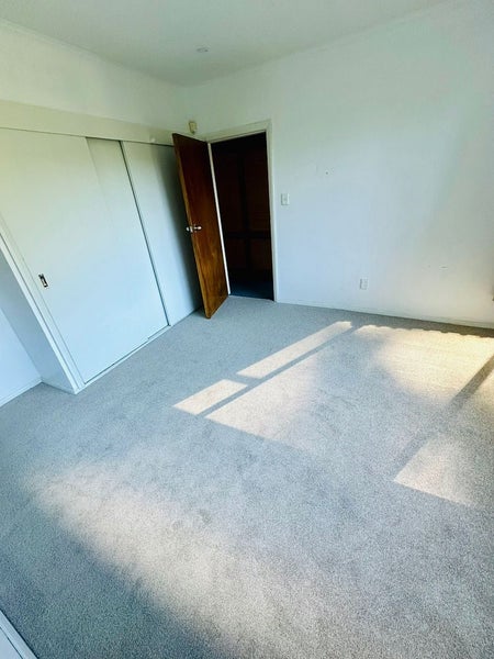 192 Eastern Hutt Road, Taita, Lower Hutt - Carousel 11