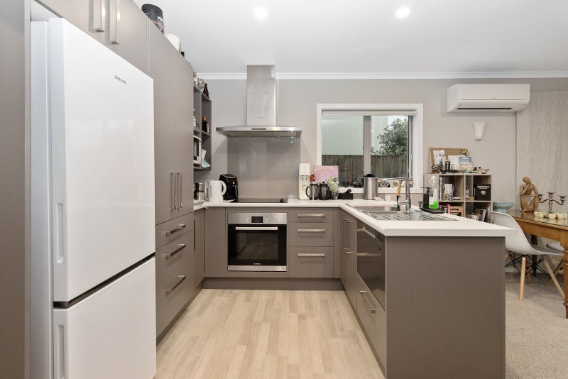 4/144 Old Farm Road, Hamilton East, Hamilton - Carousel 2