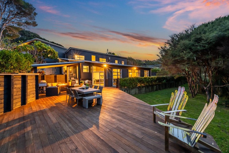 17 Scoresby Grove, Whitby, Porirua - Carousel 1