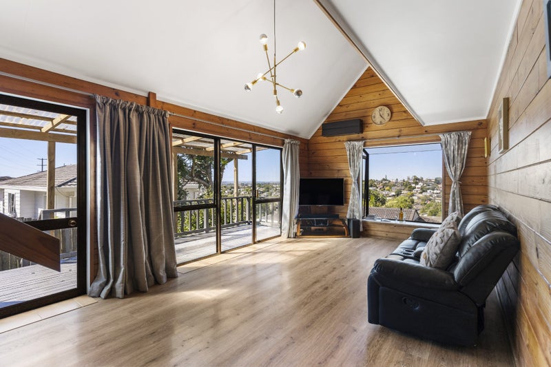 1/24 Thalia Pl, Totara Vale, North Shore City - Carousel 2