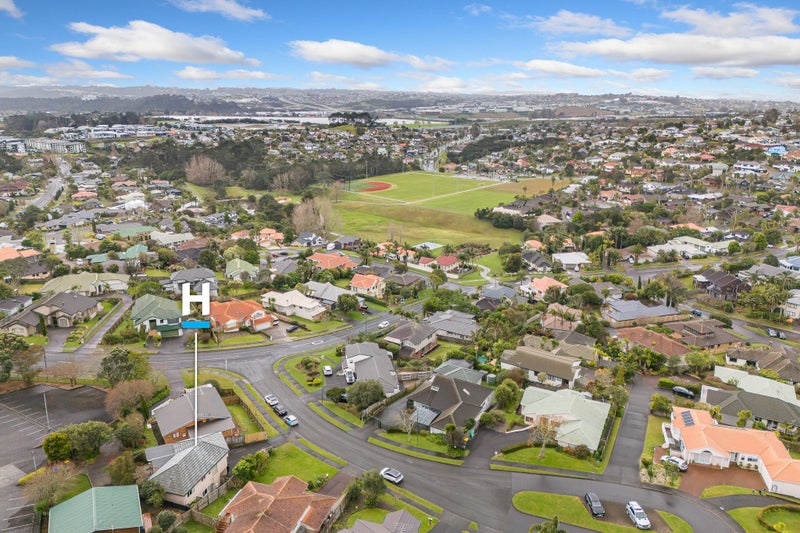 2/3 Jacanas Place, Unsworth Heights, Auckland - Carousel 1