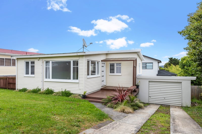 6 Gaede Terrace, Sunnyvale, Auckland - Carousel 2