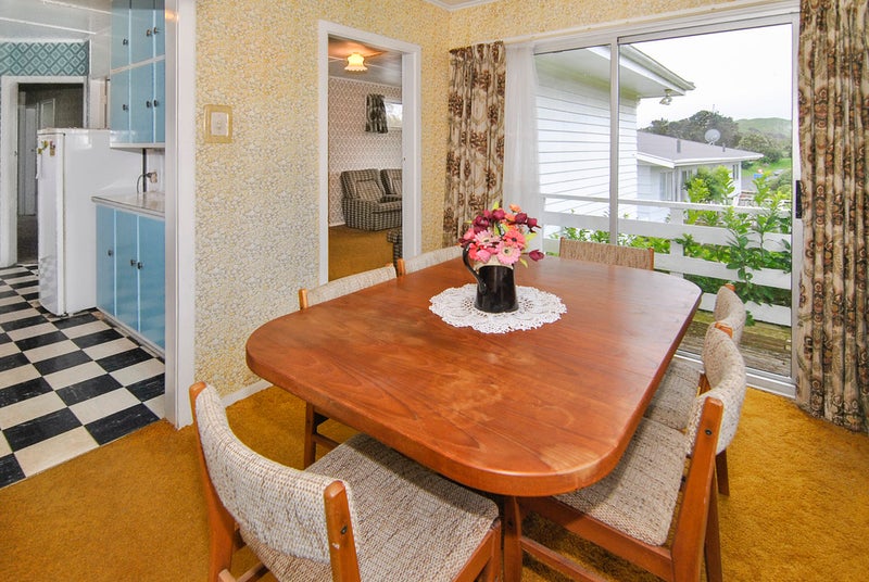 68 Mark Avenue, Paparangi, Wellington - Carousel 1