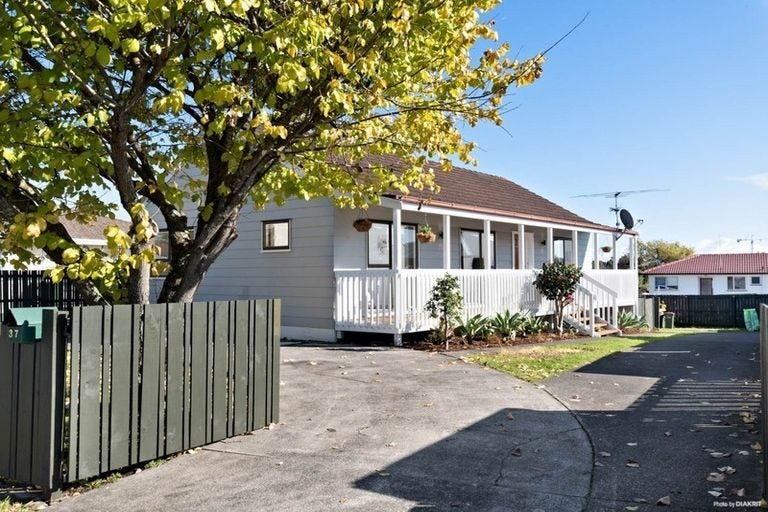 37 Aberfeldy Avenue, Highland Park, Auckland - Carousel 1