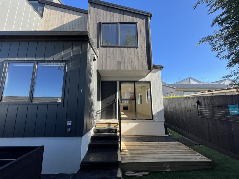 8/10 Fairclough Road, Beach Haven, Auckland - Carousel 12
