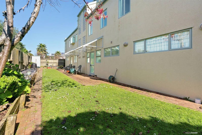 27B The Parade, Bucklands Beach, Auckland - Carousel 14