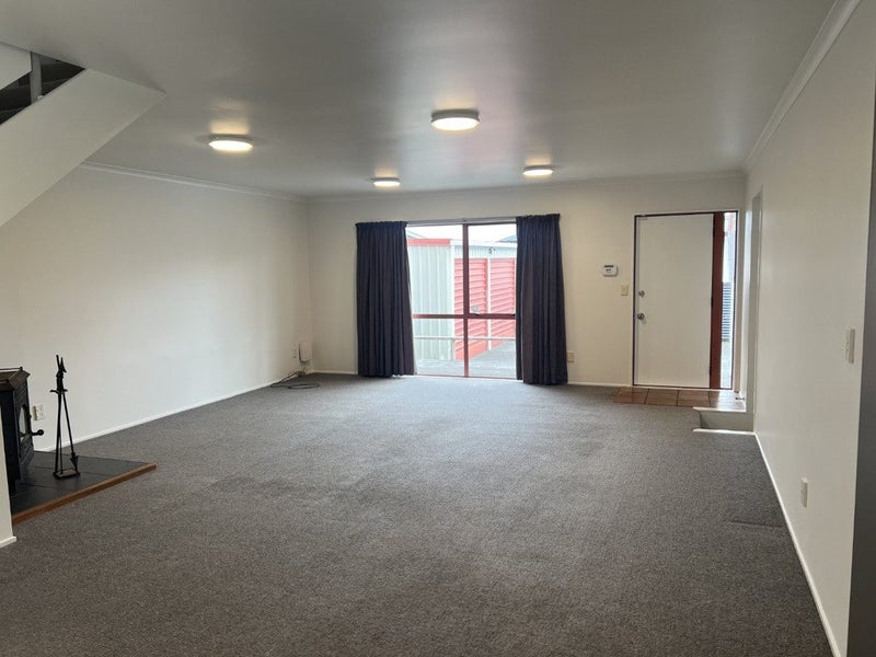 10B Willow Avenue, Hannahs Bay, Rotorua - Carousel 2