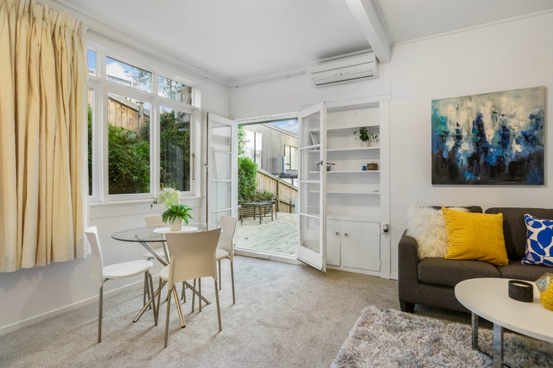 4/78 Seaview Road, Castor Bay, Auckland - Carousel 1