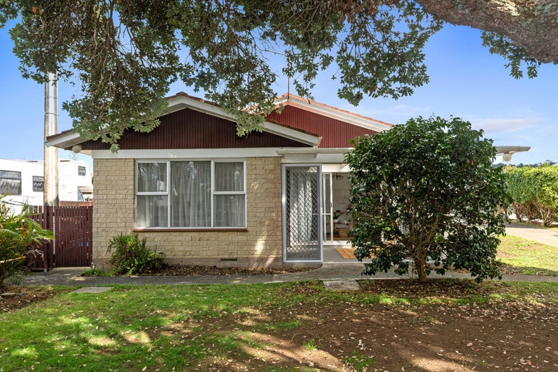 1/127 Kamo Road, Kensington, Whangarei - Carousel 1