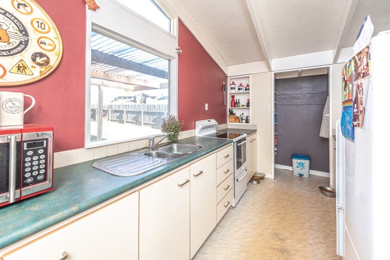 1 Banks Place, Tawhero, Whanganui - Carousel 2