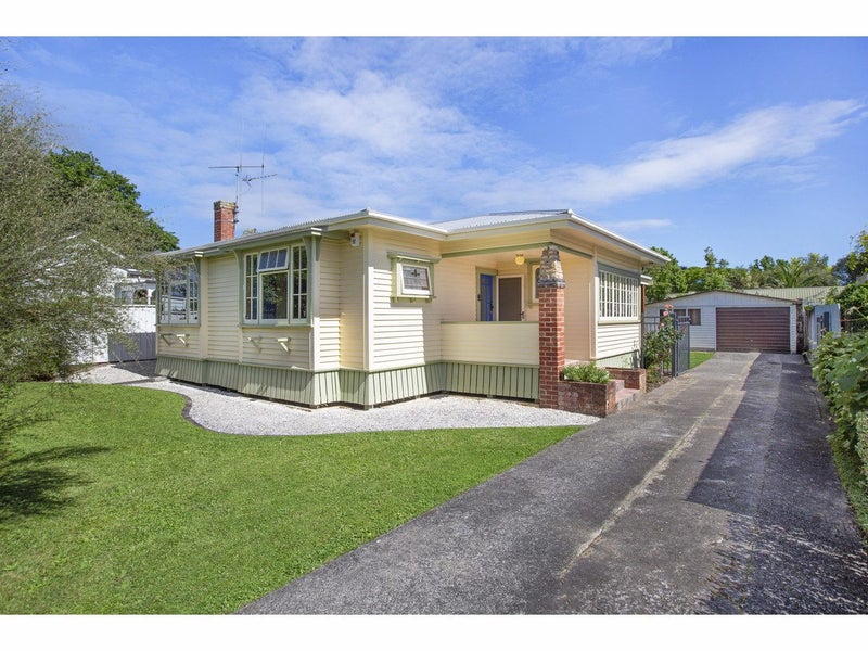 37 Naylor Street, Hamilton East, Hamilton - Carousel 1