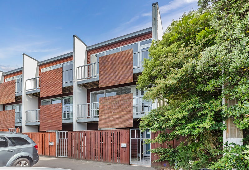 1/142 Onslow Road, Khandallah, Wellington - Carousel 1