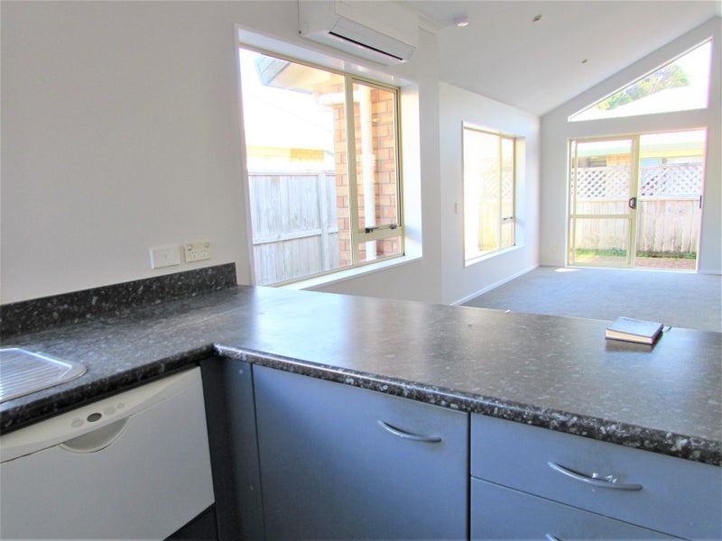 5/3 Byron Street, Miramar, Wellington - Carousel 2