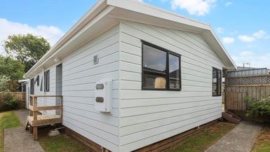 16A Clinker Street, Three Kings, Auckland - Carousel 1