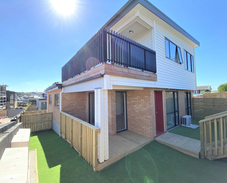 1/7 Stamford Park Road, Mount Roskill, Auckland - Carousel 1