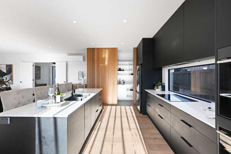 35 Purser Crescent, Flagstaff, Hamilton - Carousel 2