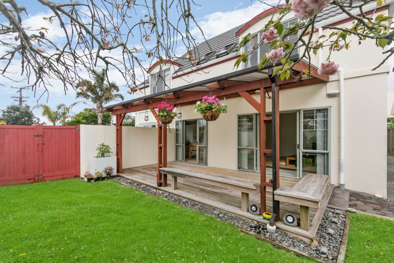 1/0 East Coast Road, Forrest Hill, Auckland - Carousel 2