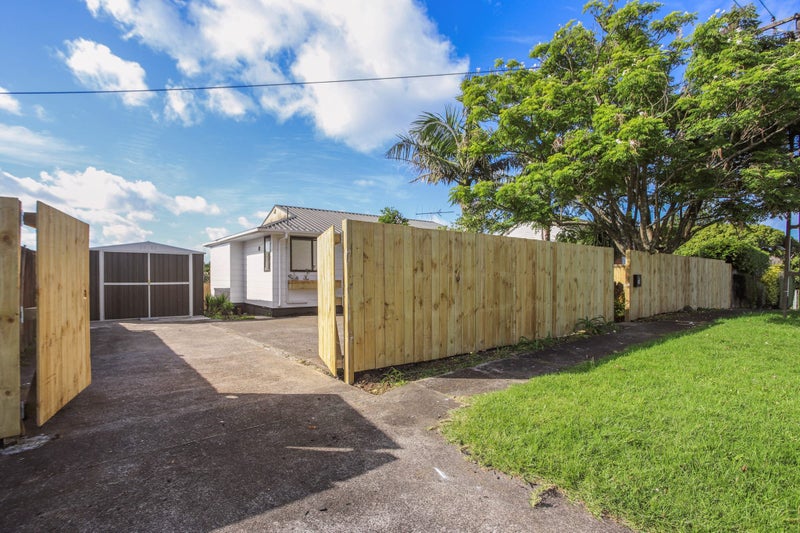 41 Paihia Road, Onehunga, Auckland - Carousel 1