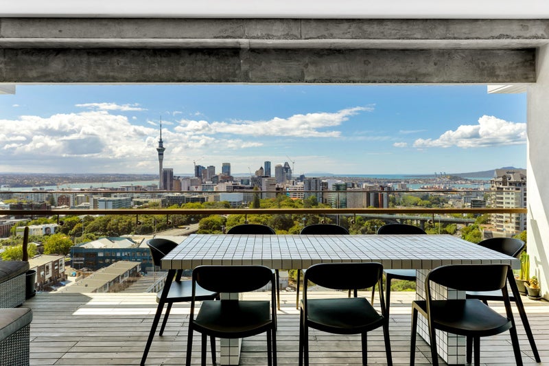 1102/5 Hohipere Street, Grafton, Auckland - Carousel 1