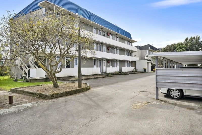 5/41 Barber Grove, Moera, Lower Hutt - Carousel 9