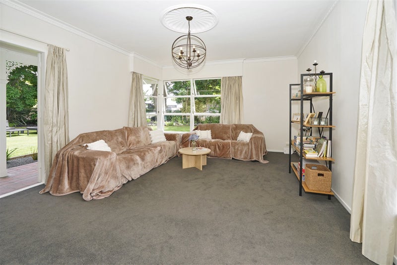 47 Queenwood Avenue, Queenwood, Hamilton - Carousel 2