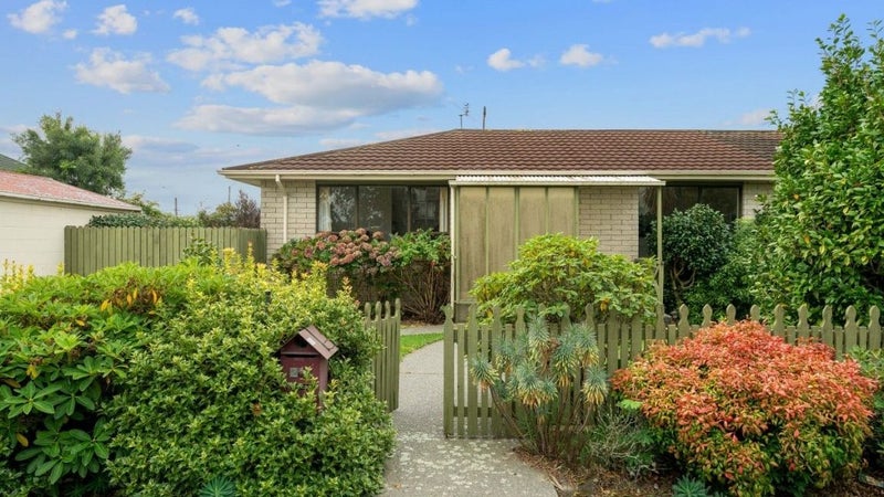 1/6 Steadman Road, Broomfield, Christchurch - Carousel 1