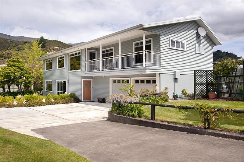 244A Waikawa Road, Waikawa, Picton - Carousel 1