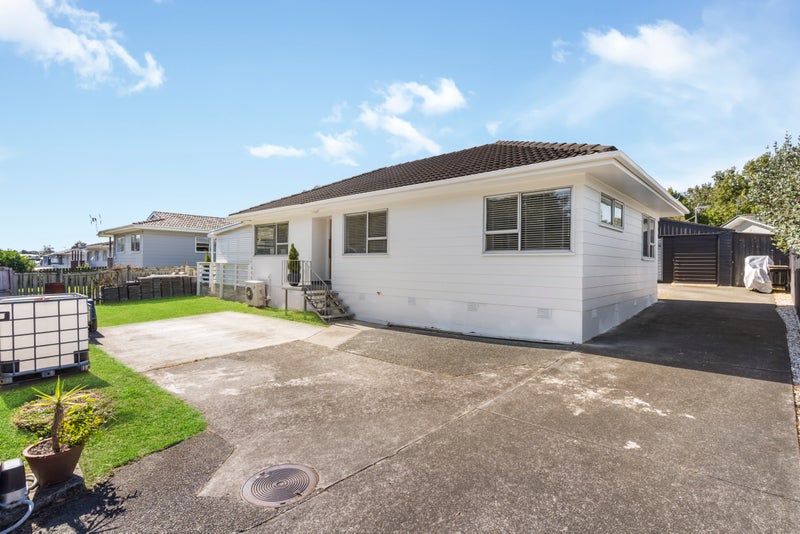 53 Te Irirangi Drive, Clover Park, Auckland - Carousel 2