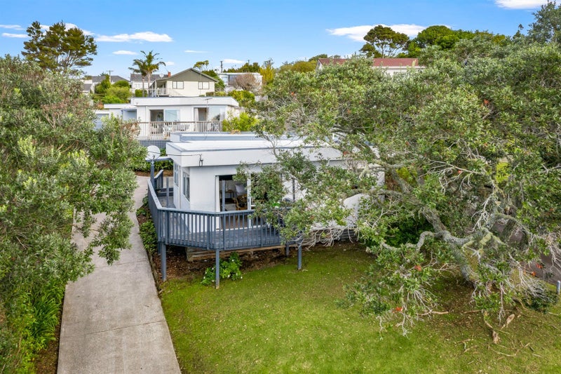 53 Elliston Crescent, Stanmore Bay, Whangaparāoa - Carousel 1