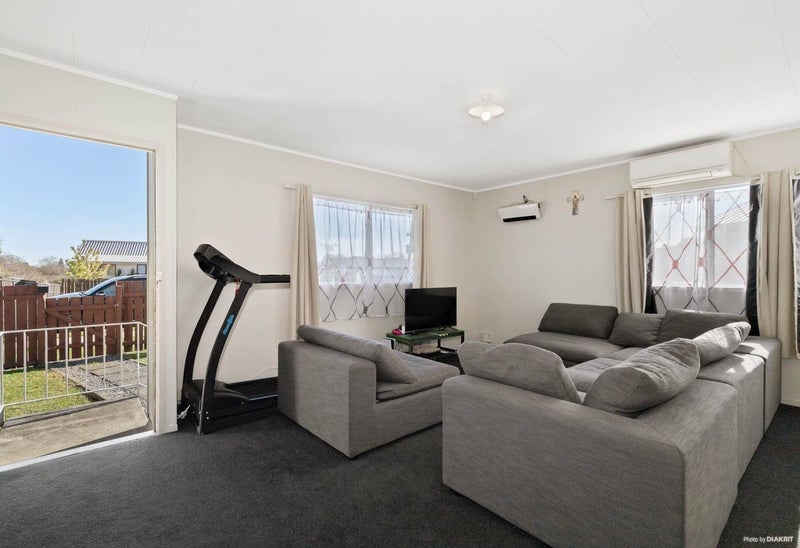 1/62 Redcrest Avenue, Red Hill, Papakura - Carousel 2