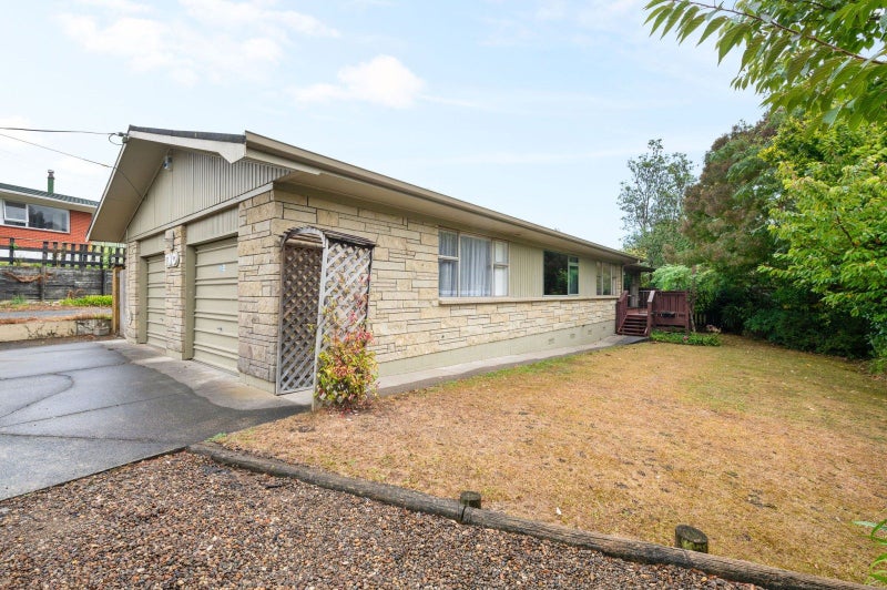 2 Houchens Road, Glenview, Hamilton - Carousel 1