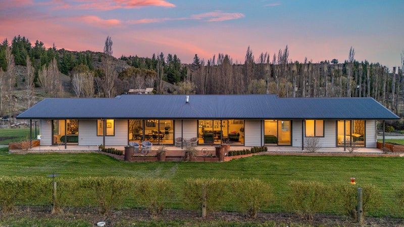 4 Padgets Lane, Earnscleugh, Alexandra - Carousel 1