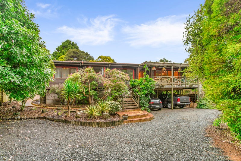 14 Bush Road, Waiatarua, Auckland - Carousel 1