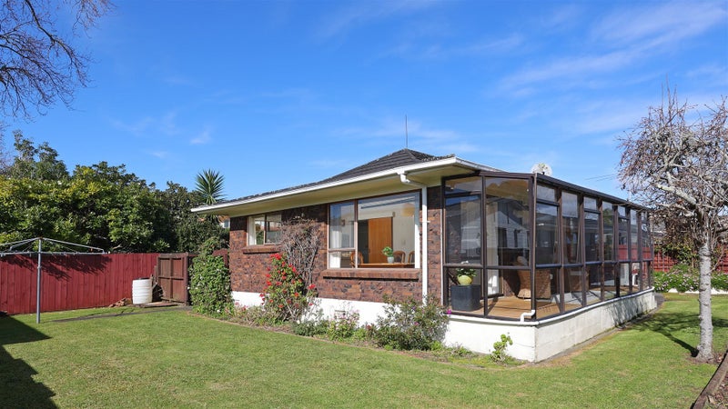 8/33 Swanson Road, Henderson, Auckland - Carousel 2